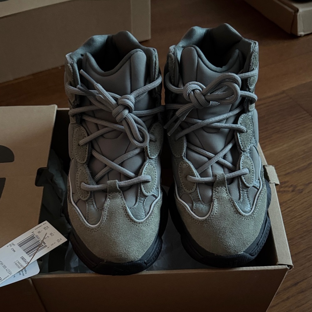 Yeezy Sneakers in Grey and Black - Picture 4 of 7